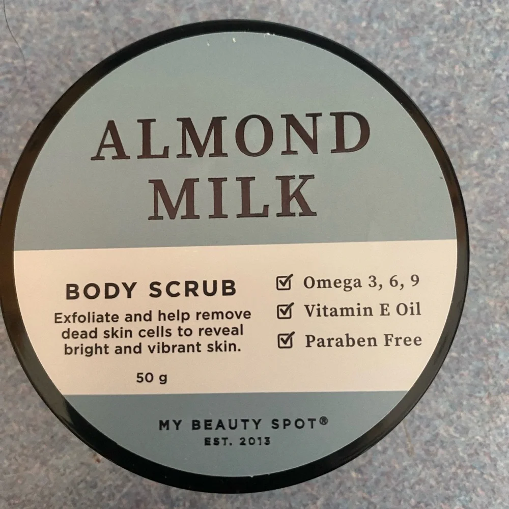 Set of 3 Body Scrubs + Bonus Nail Kit - Picture 5 of 10